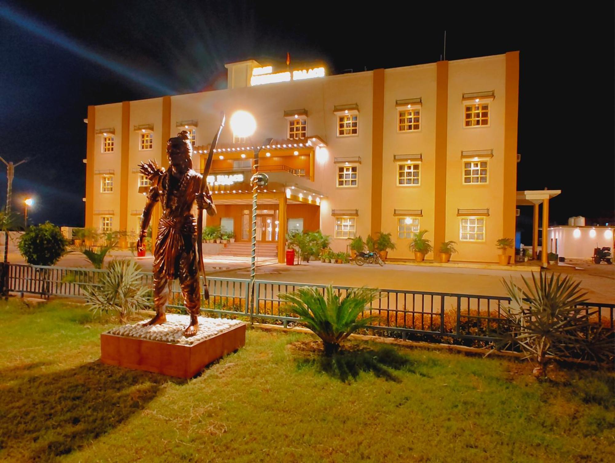 Avadh Sunshine Palace Hotel And Resort Ayodhya エクステリア 写真