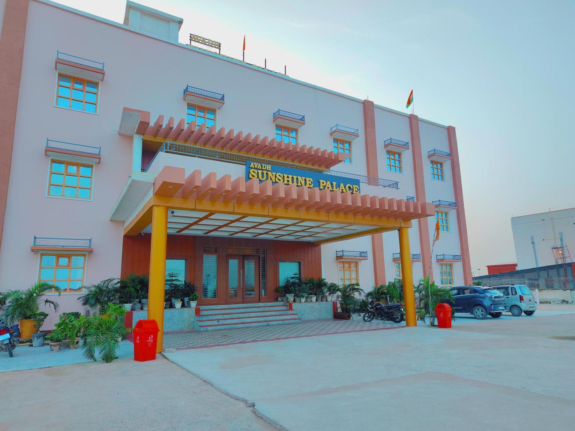 Avadh Sunshine Palace Hotel And Resort Ayodhya エクステリア 写真