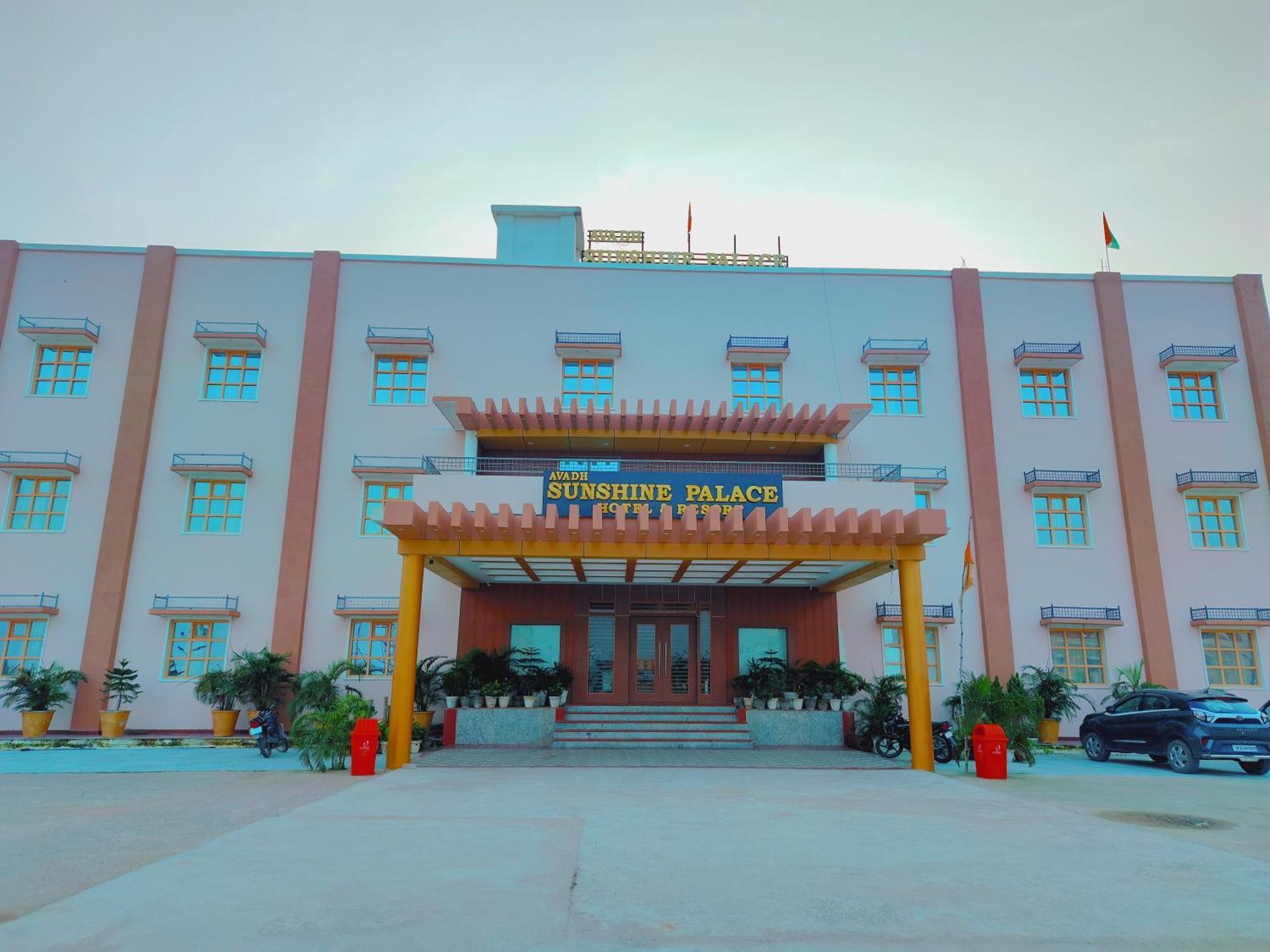 Avadh Sunshine Palace Hotel And Resort Ayodhya エクステリア 写真