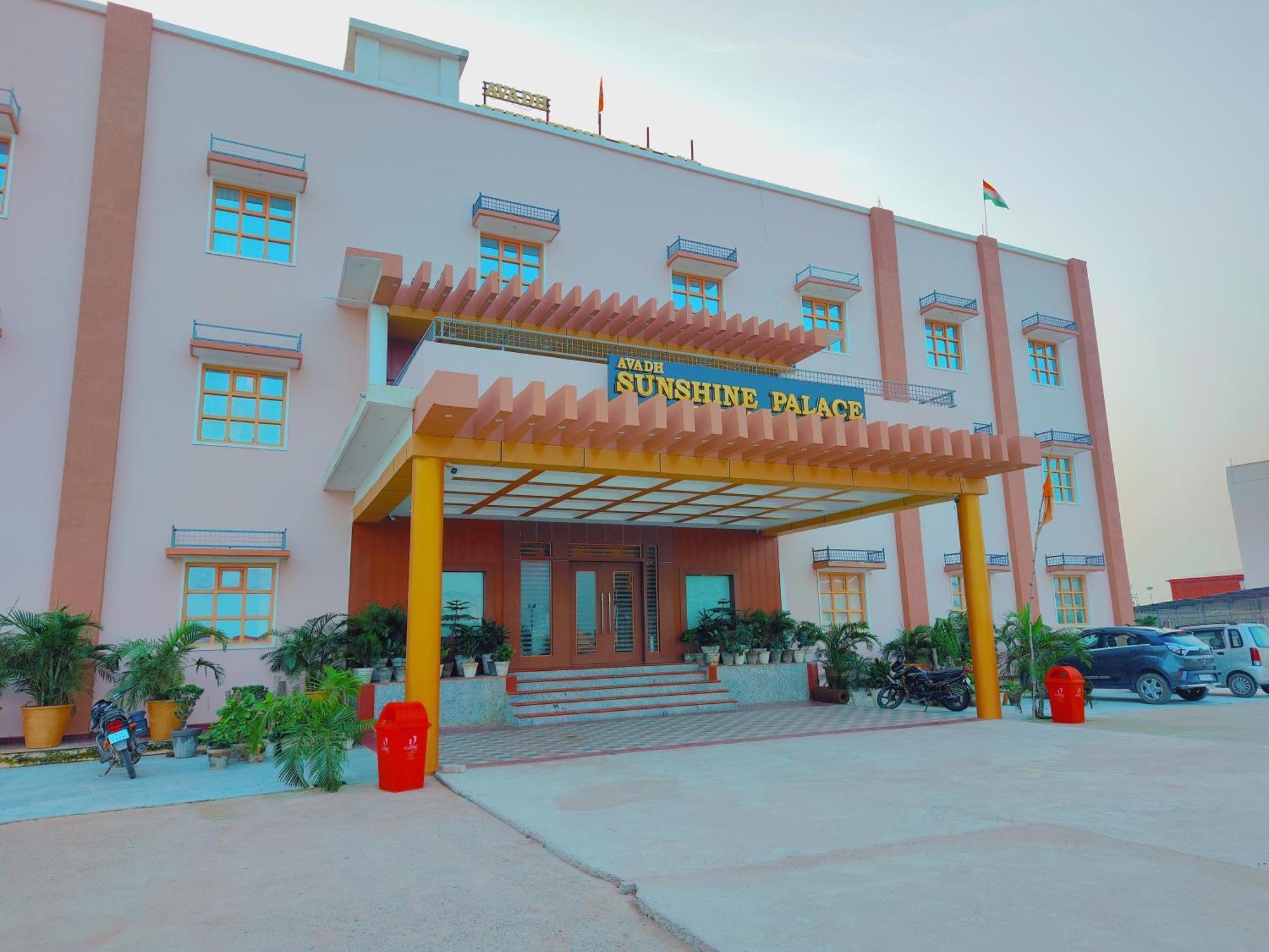 Avadh Sunshine Palace Hotel And Resort Ayodhya エクステリア 写真
